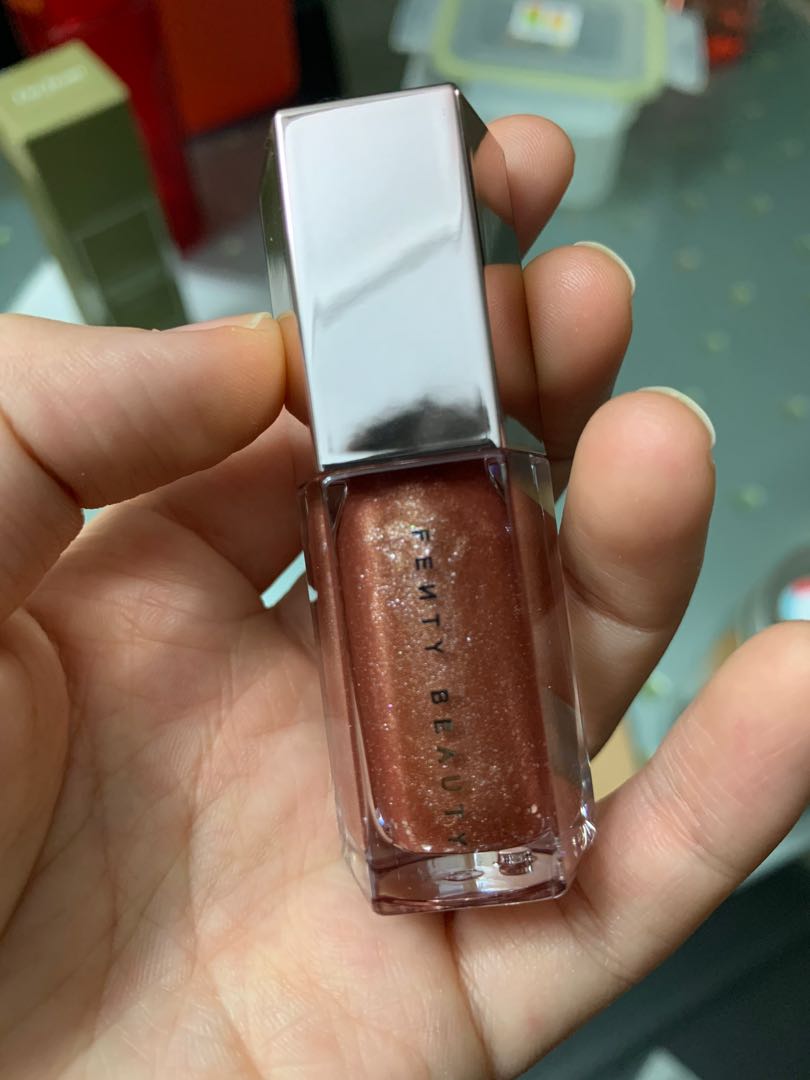 Fenty Beauty Gloss Bomb Cake Shake, Beauty & Personal Care, Face