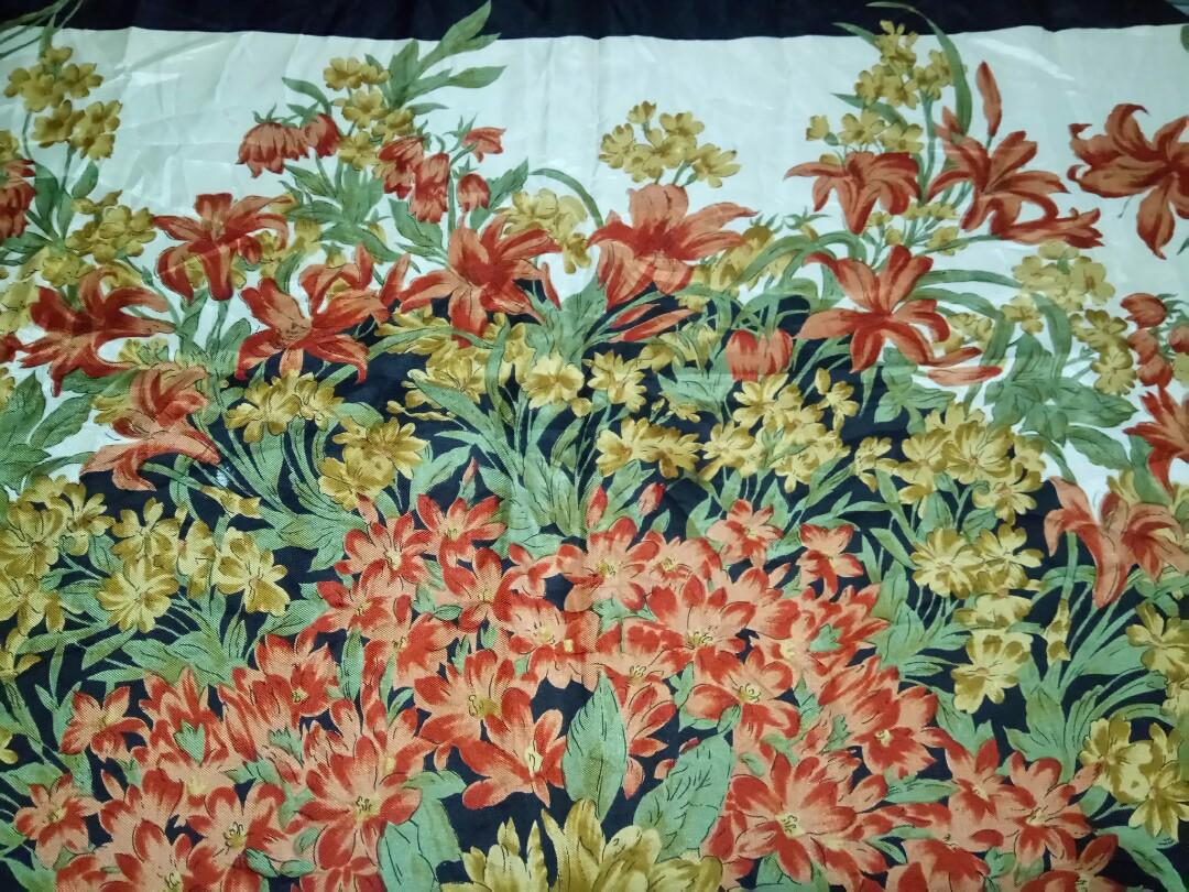 Floral Print Satin Scarf (Category: Scarves) located in Manila. Submitted by ameri8 (Listing ID 1058793314, Image 2). Description: Size: 34 x 34 inches Material: Polyester Flaws: None Condition: Very good.