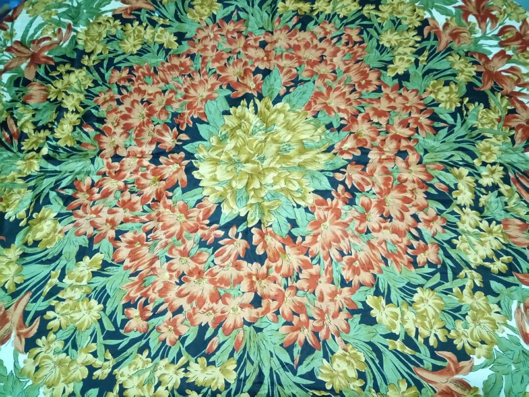 Floral Print Satin Scarf (Category: Scarves) located in Manila. Submitted by ameri8 (Listing ID 1058793314, Image 3). Description: Size: 34 x 34 inches Material: Polyester Flaws: None Condition: Very good.