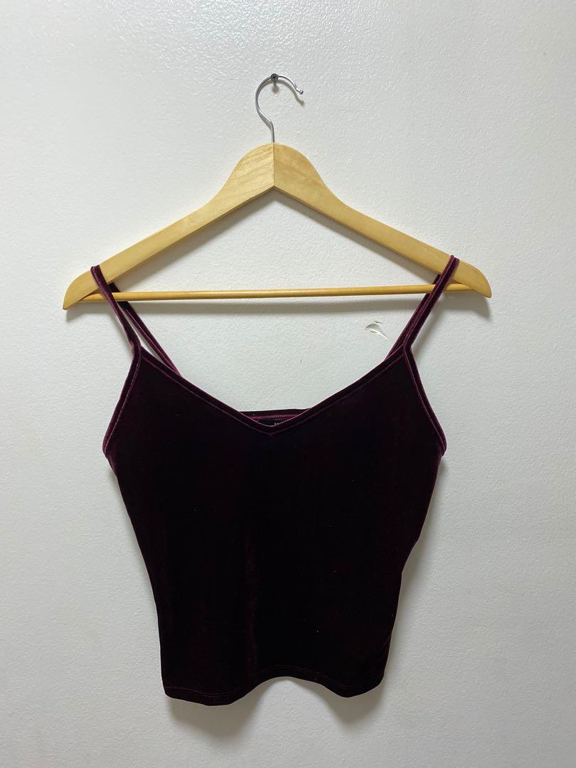 Forever 21 Maroon velvet tank top (Category: Sleeveless) located in Las Pinas. Submitted by ellabells (Listing ID 1058856699, Image 1). Description: Used for 2 times only The fabric is velvet and really soft Perfect for going out Rfs: not my style .