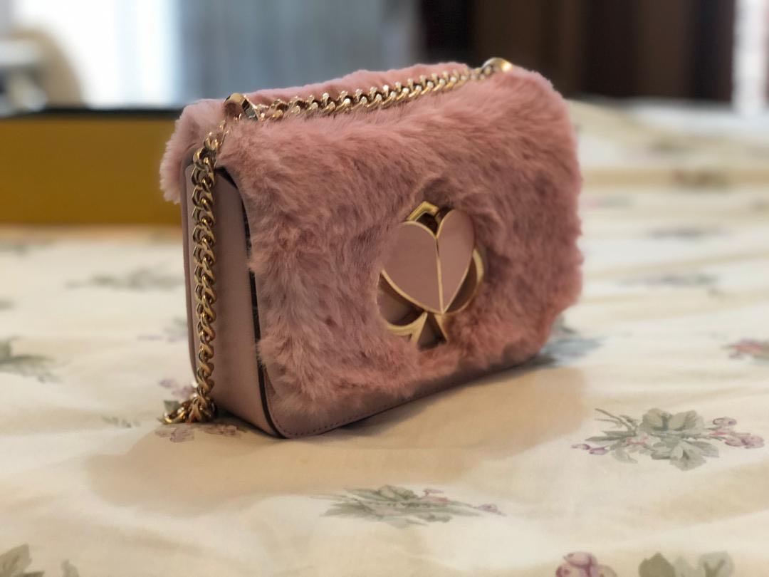 🌸🎀Kate Spade Faux Fur Bag (Limited Edition) (Emily in Paris) 🏳️‍⚧️👛,  Women's Fashion, Bags & Wallets, Purses & Pouches on Carousell