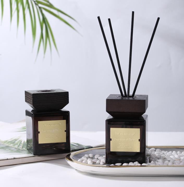 LA VIE PARFAITE Reed Aroma Diffuser 100ml Long Lasting Aromatherapy Essential Oil Home Office 3 Fragrances Reed Diffuser