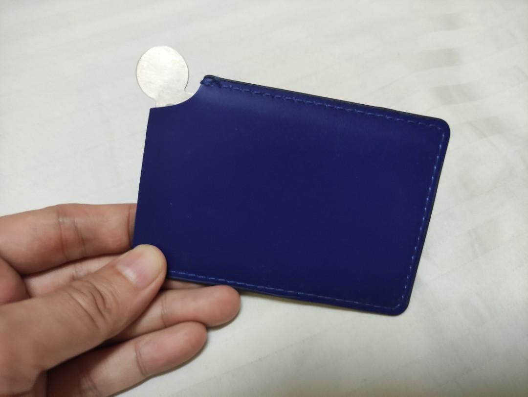 Limited Edition Coach X ANA pocket mirror (Category: Face Care) located in Quezon City. Submitted by jal_c (Listing ID 1058933744, Image 2). Description: Can easily fit in wallet credit card size Condition: Very good. minimal sign of aging. rfs decluttering grab/sf pick-up c/o buyer.