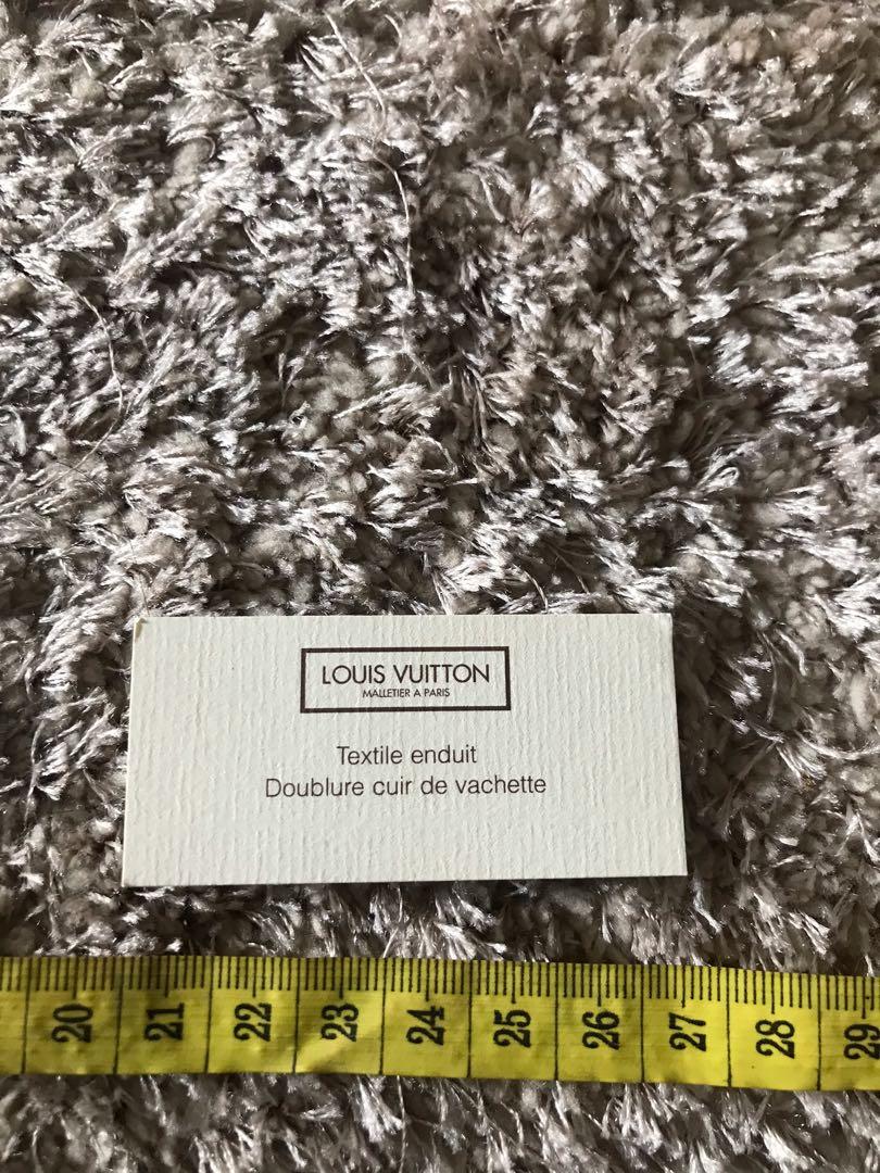 Louis Vuitton card booklet LV authentic card bag tas LV asli authentic ini  seri terbaru 2023 ada barcode segala new authentic harga satuan ya, Buku &  Alat Tulis, Alat Tulis di Carousell