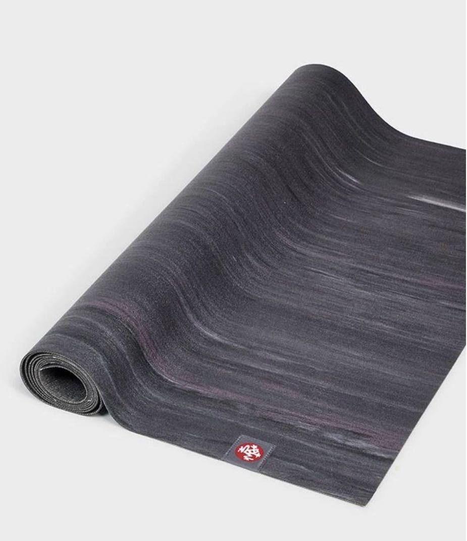 Manduka eKO Superlite Travel Yoga Mat 71” 1.5mm in Black Amethyst Marbled,  Sports Equipment, Exercise & Fitness, Exercise Mats on Carousell