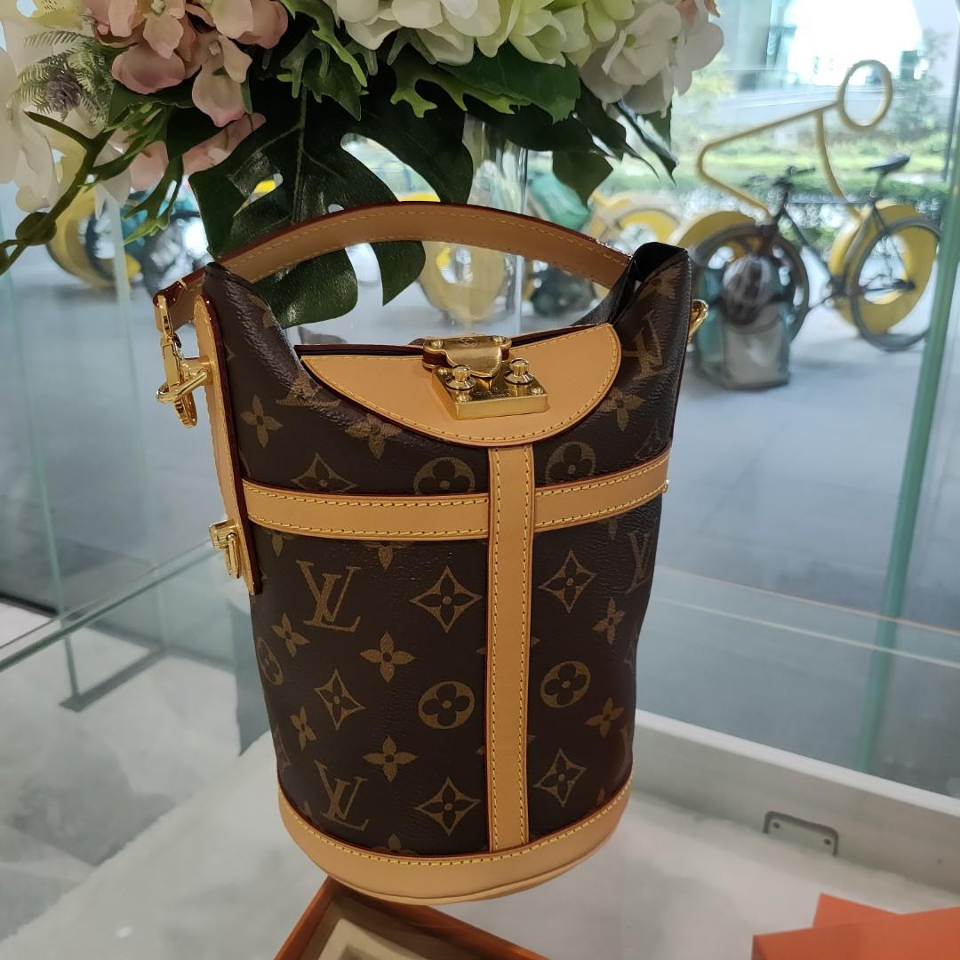 Louis Vuitton Duffle, Luxury, Bags & Wallets on Carousell