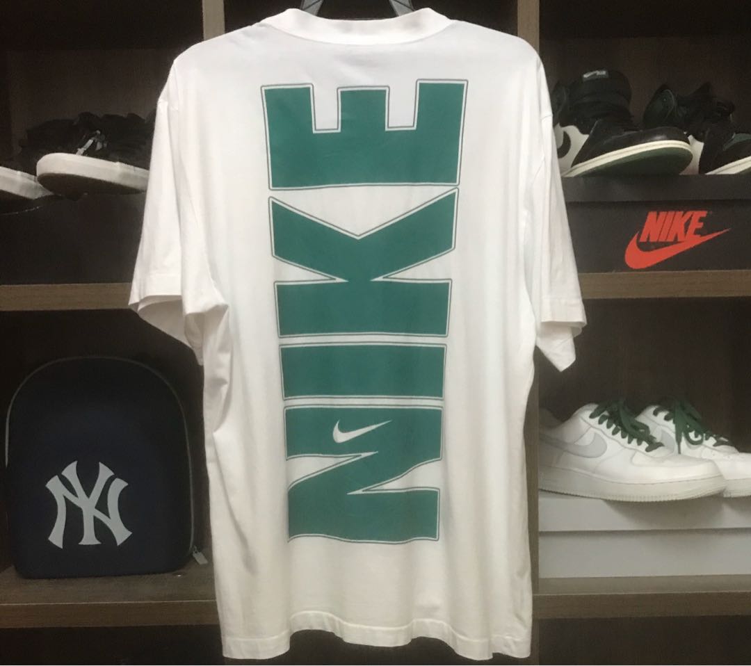 Nike vintage spellout