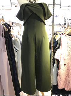 (Category: ) located in . Submitted by tynxwardrobe (Listing ID 1058959482, Image 1). Description: .