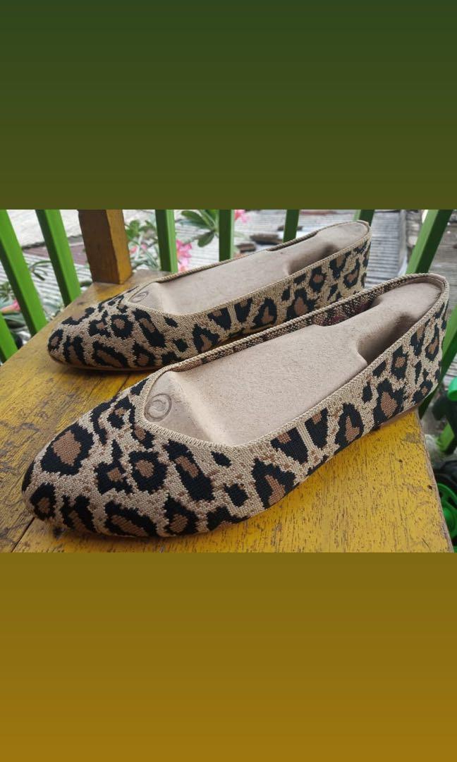 Skechers clawsome outlet