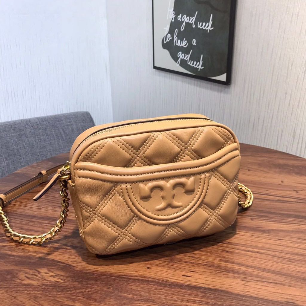 Tory Burch Soft Fleming Camera Bag, Women's Fashion, Bags & Wallets, Purses  & Pouches on Carousell