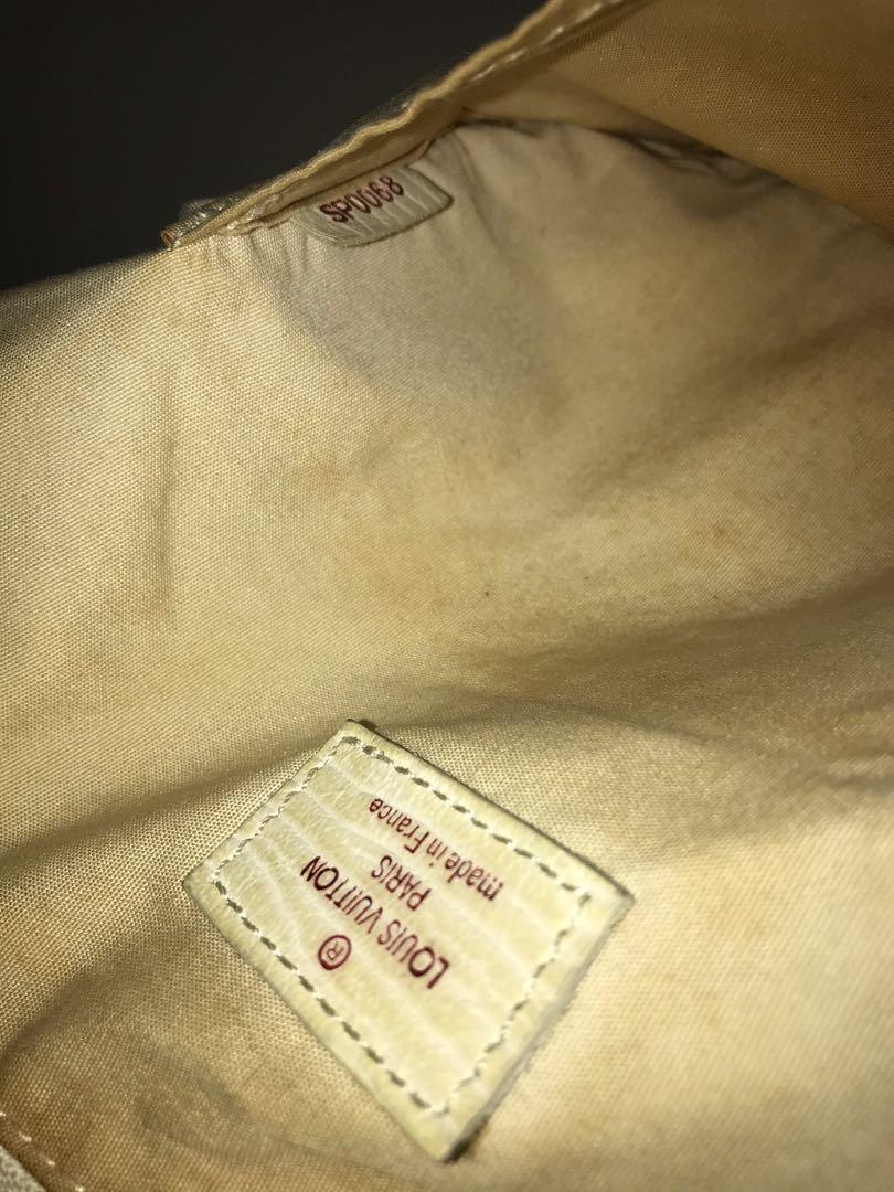 Vintage Louis Vuitton bag (Category: Luxury Bags & Wallets) located in Muntinlupa City. Submitted by belica (Listing ID 1058858428, Image 2). Description: 📌Kindly read the description and check all the photos. 👵🏻Vintage Louis Vuitton bag. Made in France 🇫🇷 🗣FYI, please. Hand me down bag please manage your expectations. Bawal sa maarte pwede sa madiskarte! 📍ALL SALES FINAL!.