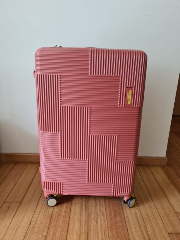 American Tourister velton spinner 81 30 Luggage bag Hobbies