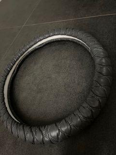 Anti-slip steering wheel cover M size