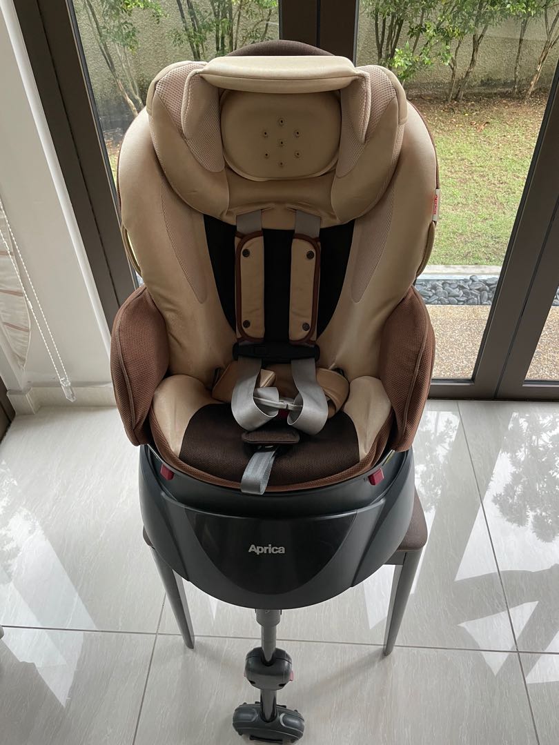 Aprica baby car seat (360 degree rotate), Babies & Kids, Going Out, Car