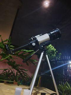 Astronomical telescope f30070m