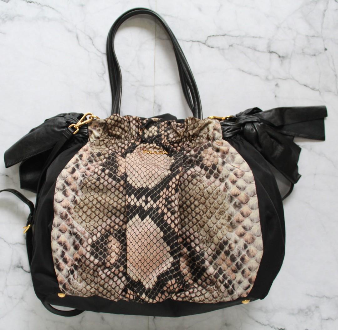 Authentic PRada Pitone Tote with snakeskin embossed and bow accent, Barang  Mewah, Tas \u0026 Dompet di Carousell