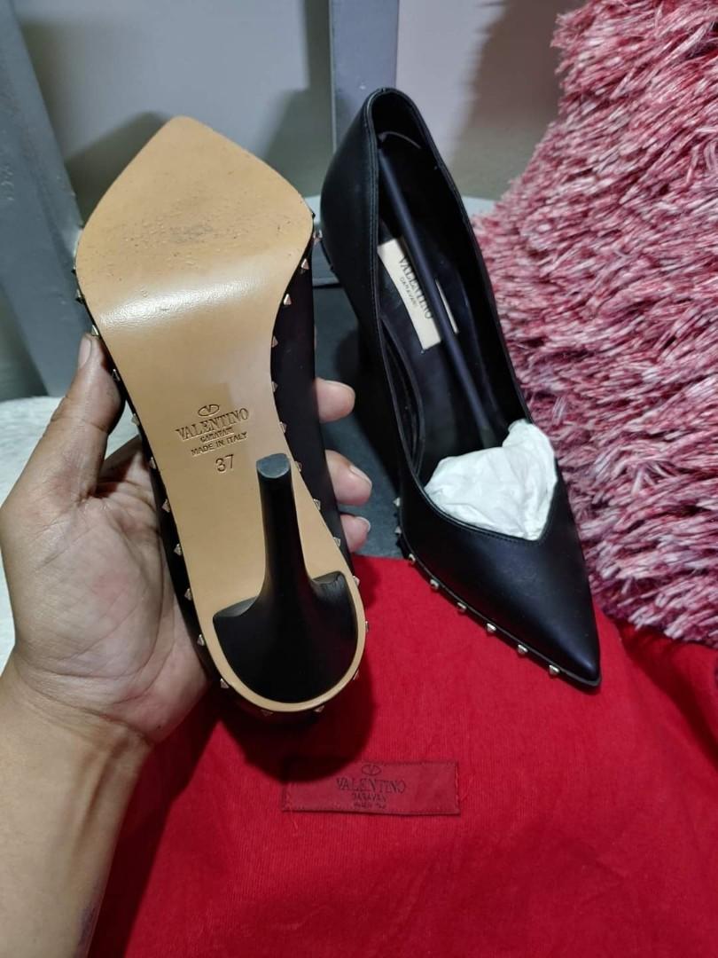 Authentic Valentino sole rockstuds pumps