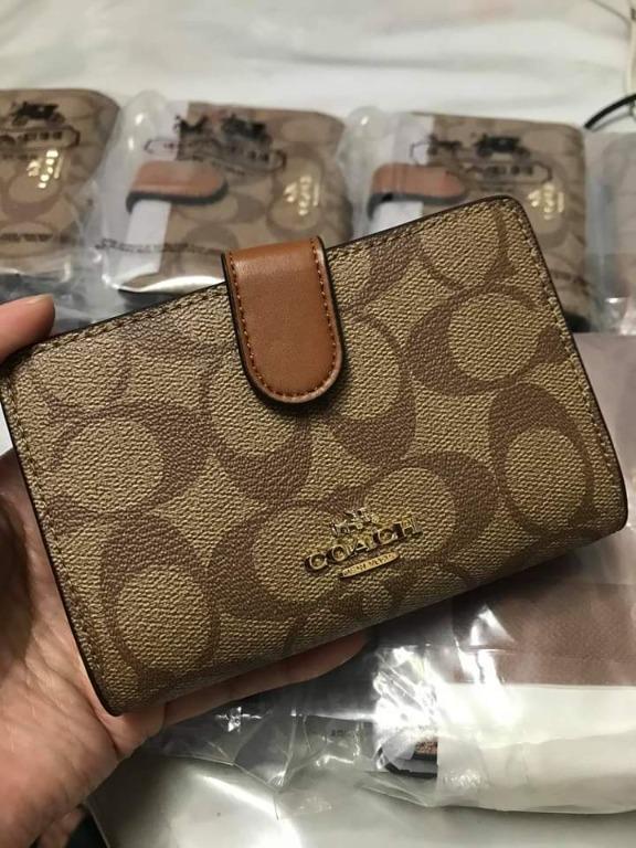 Coach dahlia wallet deals