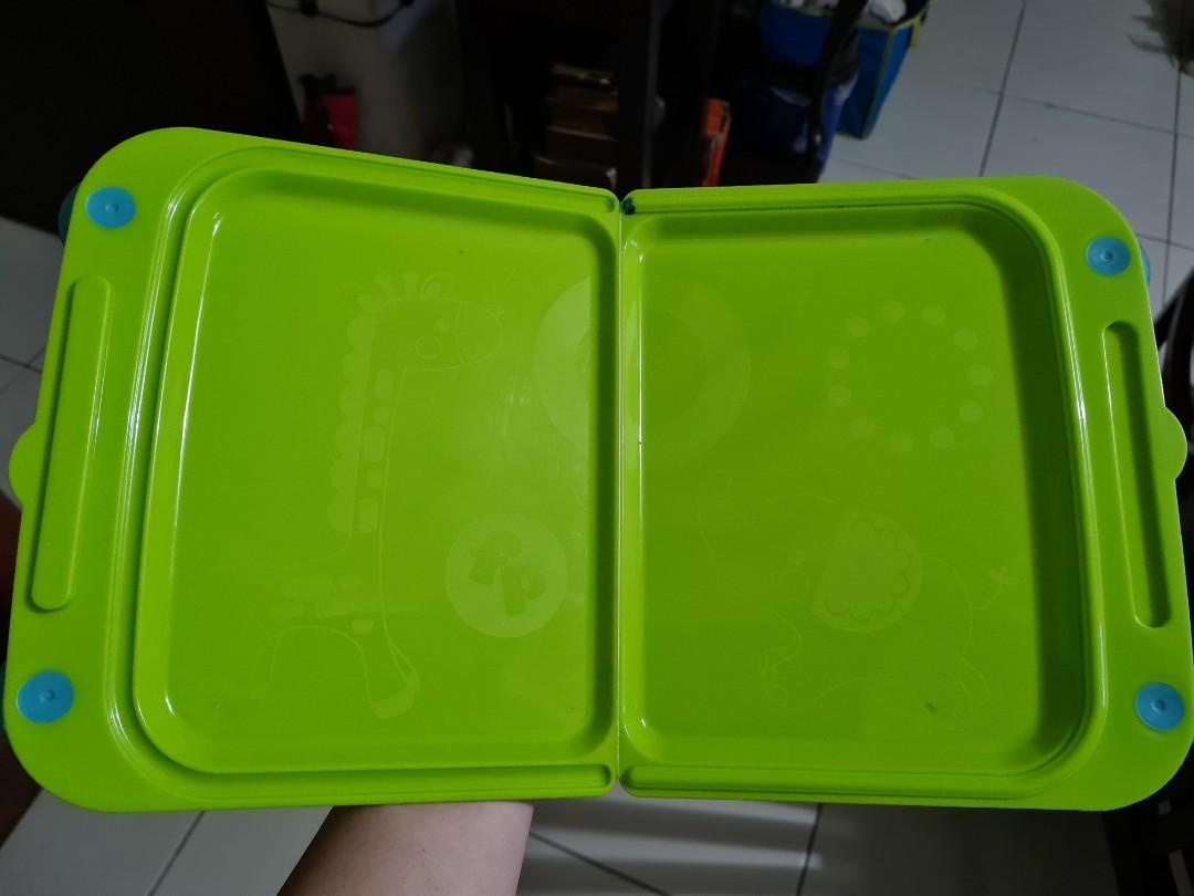 Foldable table for babies with suction (Category: Bathtub & Bath Accessories) located in Caloocan City. Submitted by happyjams (Listing ID 1059135599, Image 1). Description: Foldable table for feeding babies/toddlers that you can bring anywhere. It has a suction to stick to most tables..