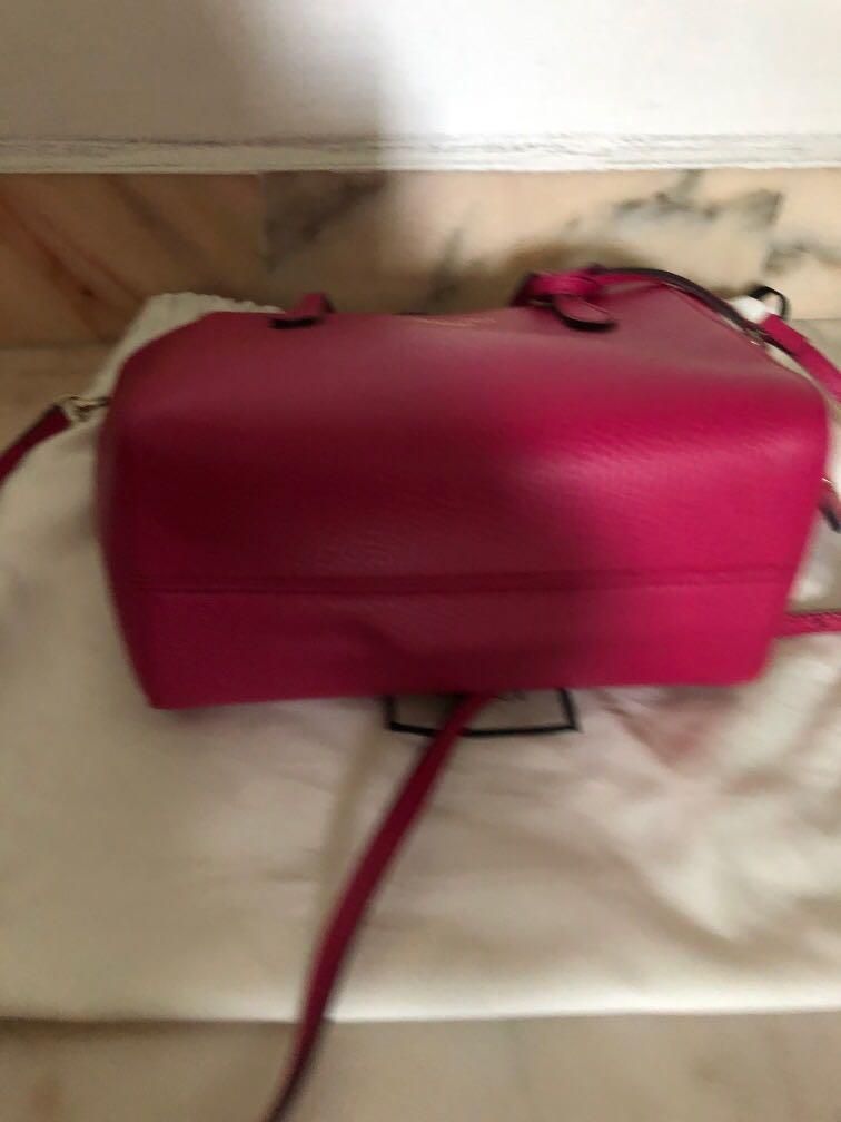 Gucci (Category: Bags & Wallets) located in Singapore. Submitted by meysir (Listing ID 1059051939, Image 3). Description: Like brand new, good condition. Comes with dustbag. .