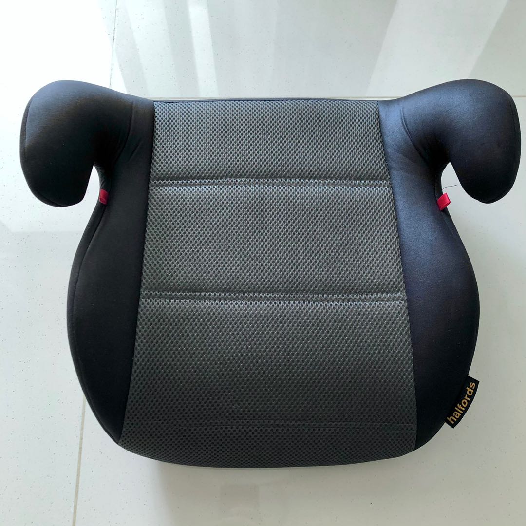 Halfords cushioned store booster seat