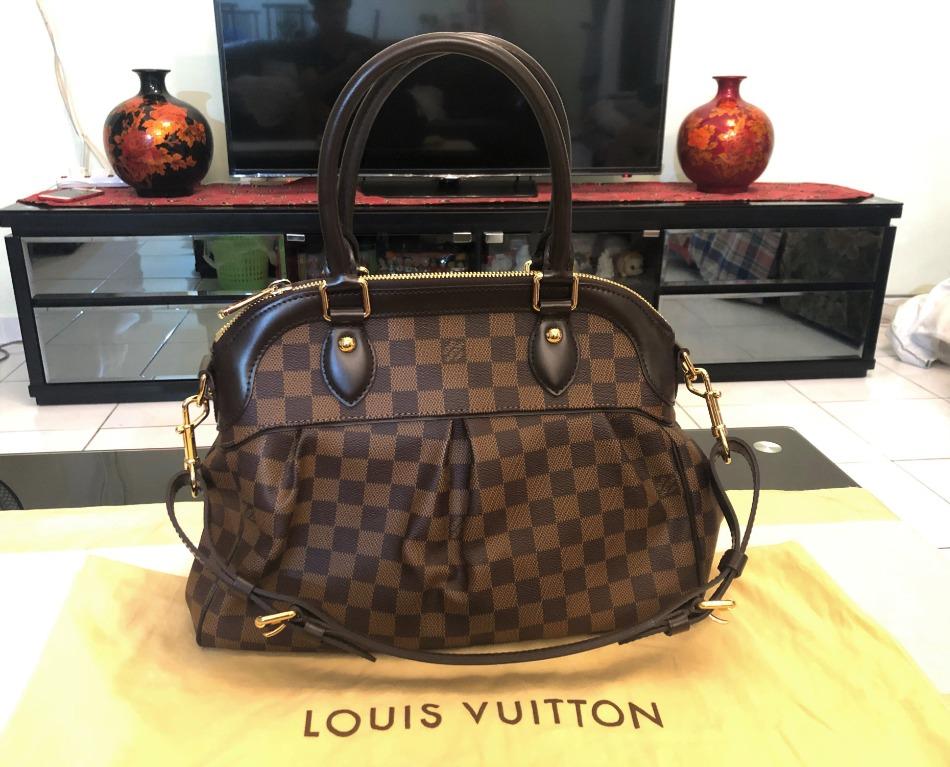 Authentic Louis Vuitton Trevi PM Damier, Women's Fashion, Bags & Wallets,  Purses & Pouches on Carousell