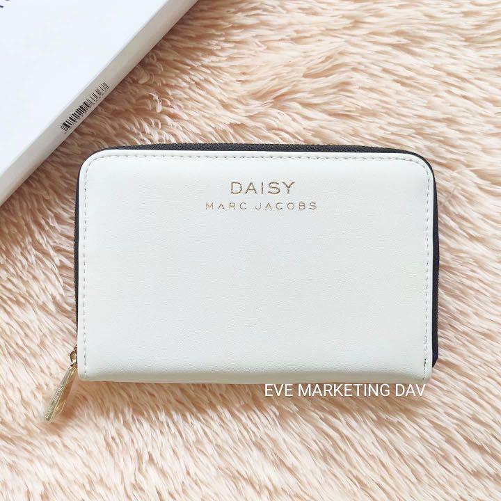 Marc jacobs travel wallet new arrivals