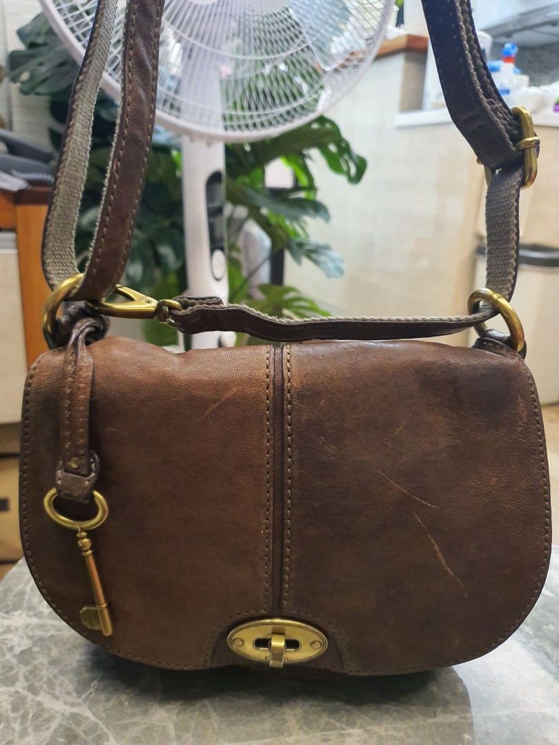Orig Fossil 1954 Brown Genuine Leather Small two way Bag, Women's Fashion,  Bags & Wallets, Purses & Pouches on Carousell
