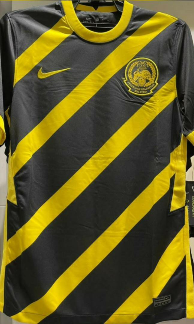 Original nike Jersi Malaysia away Men s Fashion Activewear on