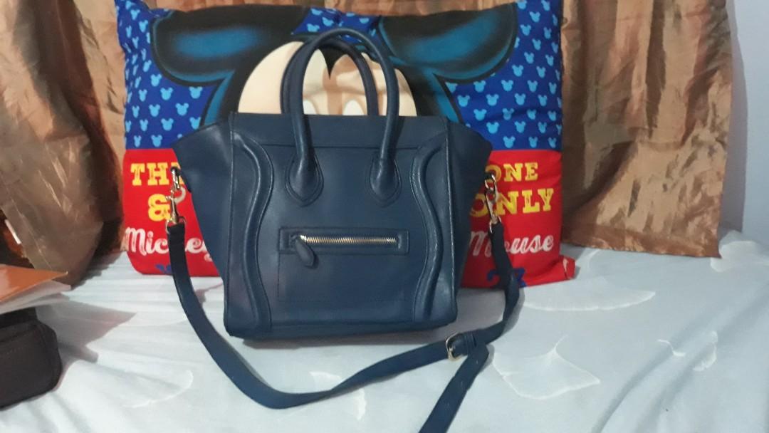 Oumisi handbag top
