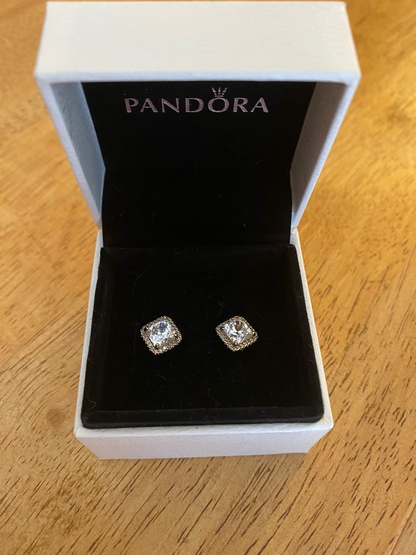 Pandora sparkling square outlet halo stud earrings
