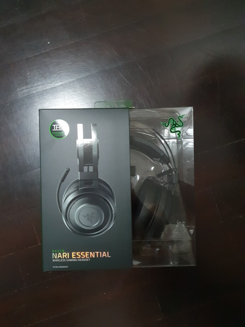 razer nari essential box