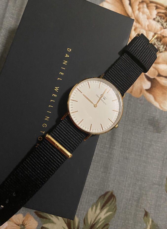 SALE Authentic Daniel Wellington Couple Watch Mobile Phones