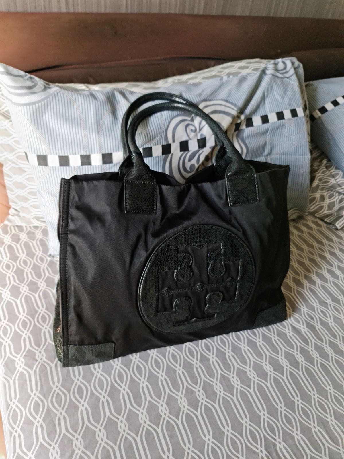 Tory Burch Nylon Travel Bag, Luxury, Bags & Wallets on Carousell