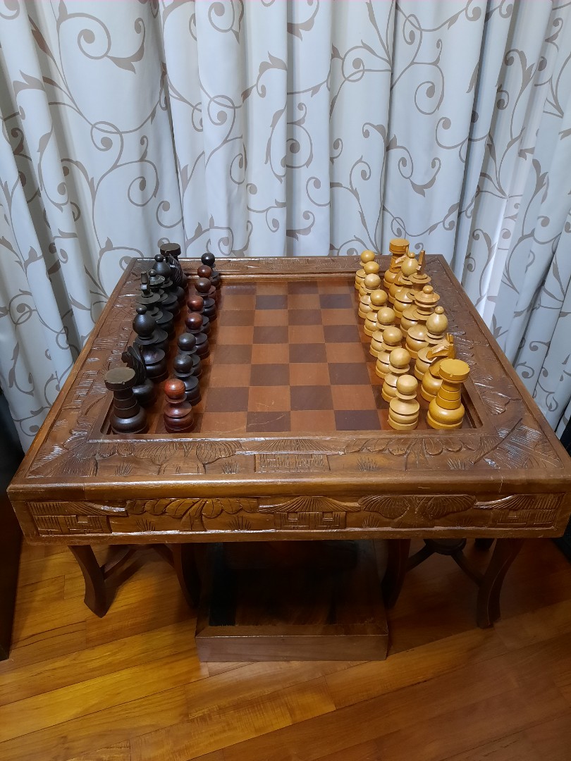 chess table and chairs