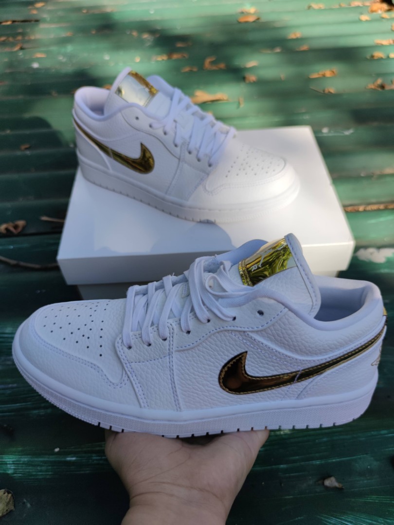 nike jordan 1 low white metallic gold