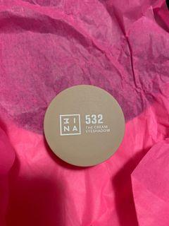 532 The cream eyeshadow