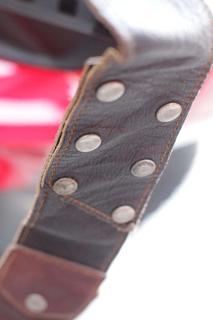 Amazona 1974 original leather handmade (Category: Sling Bags) located in Bombon. Submitted by saint.sinner (Listing ID 1059227956, Image 2). Description: classic original leather no damage 8/10 retro style paymet bdo+sf.