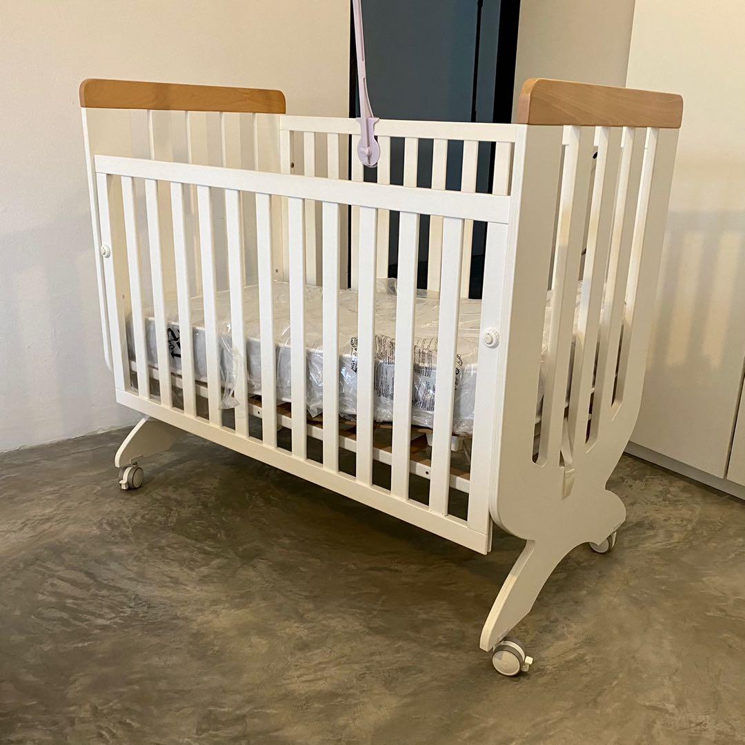 Used cots hot sale for sale