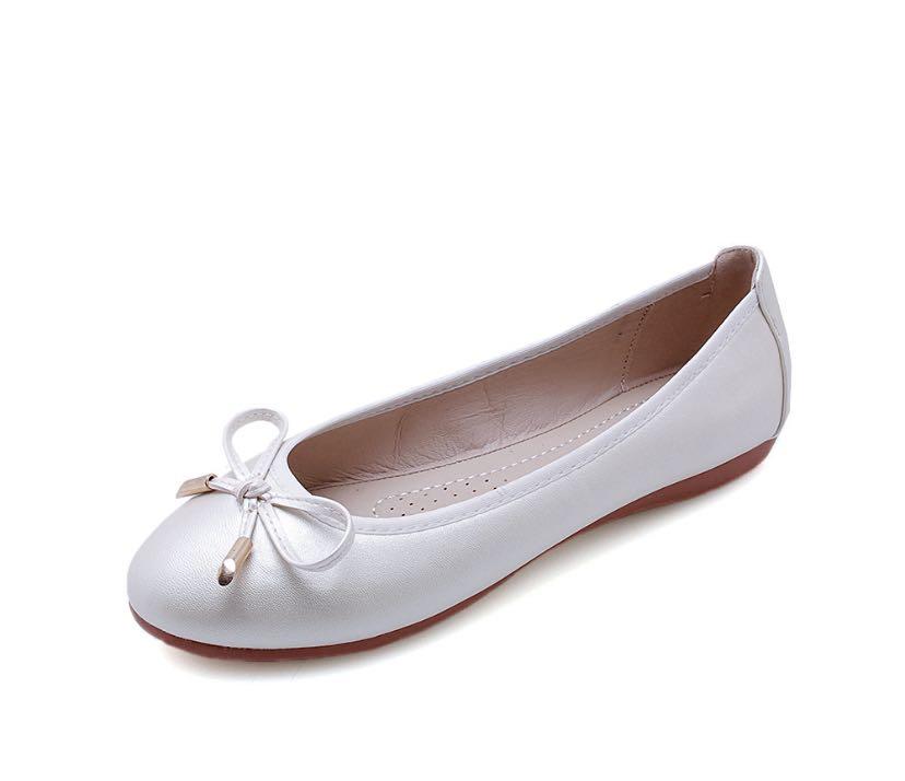White hotsell flat pumps