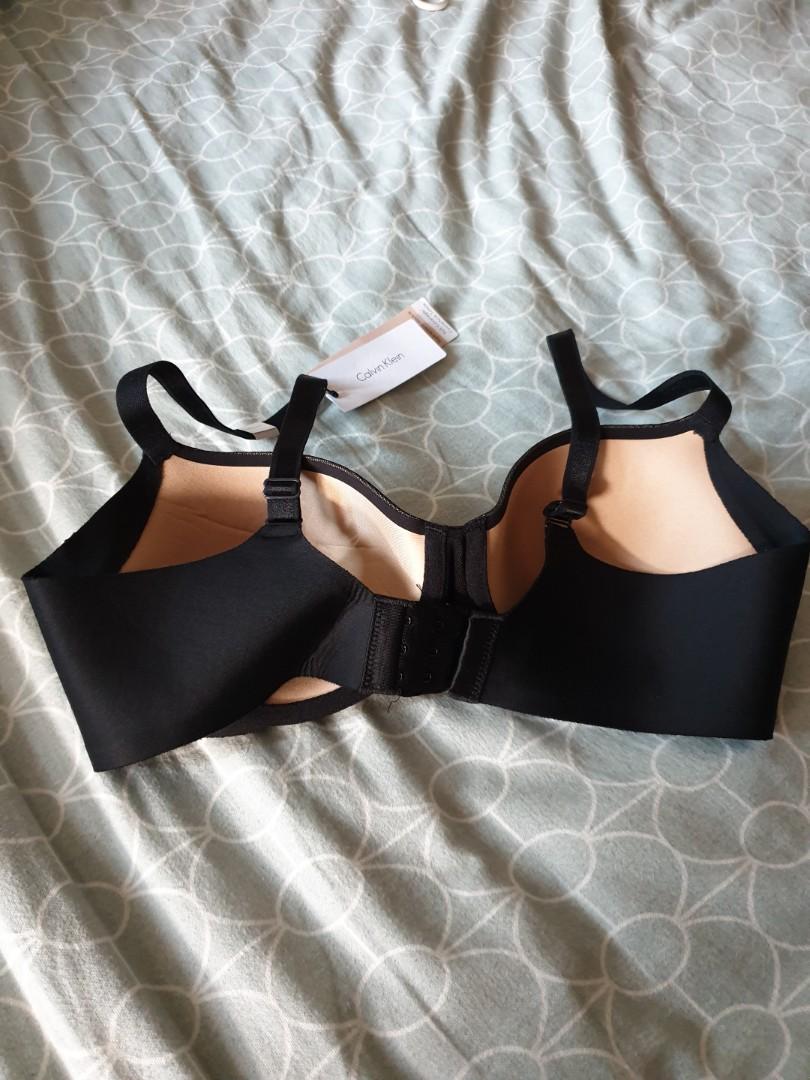 Calvin Klein Underwire cups with light padding. Full coverage. Size 85C.  New, Women's Fashion, New Undergarments & Loungewear on Carousell