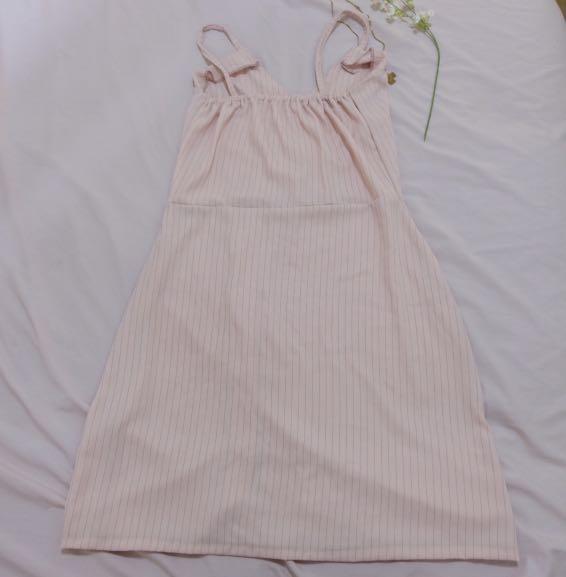 Pastel Pink Button Down Dress (Category: Dresses) located in Quezon City. Submitted by tonscollection (Listing ID 1059249915, Image 3). Description: Preloved Note: may stain sa baba Used but in good condition Manage your expectation Color may vary due to lighting Shipping fee: 85php within Metro Manila 95php outside Metro Manila We have cash on delivery for payment option. 1-2 days reservation only. Payment for Delivery shall be shouldered by buy