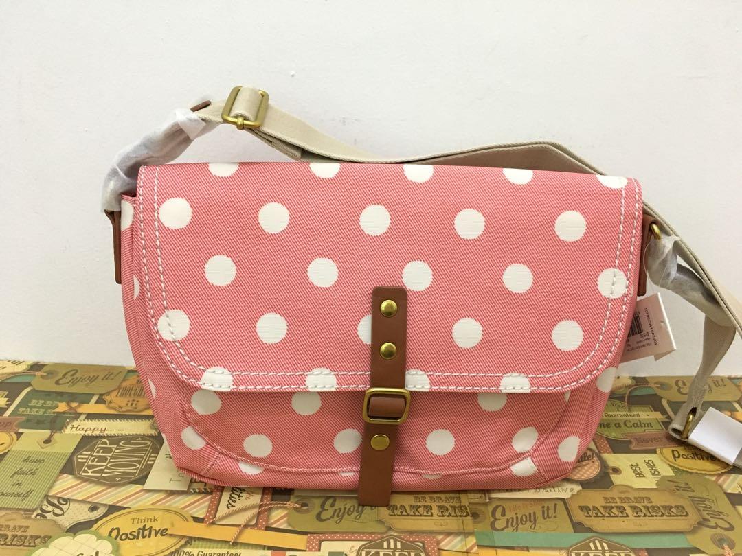 Button spot heywood shoulder bag top