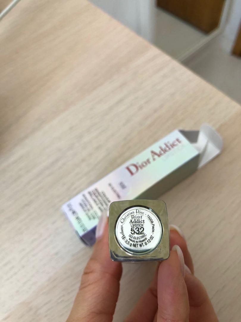 Dior Dior Addict lipstick 532 so electric