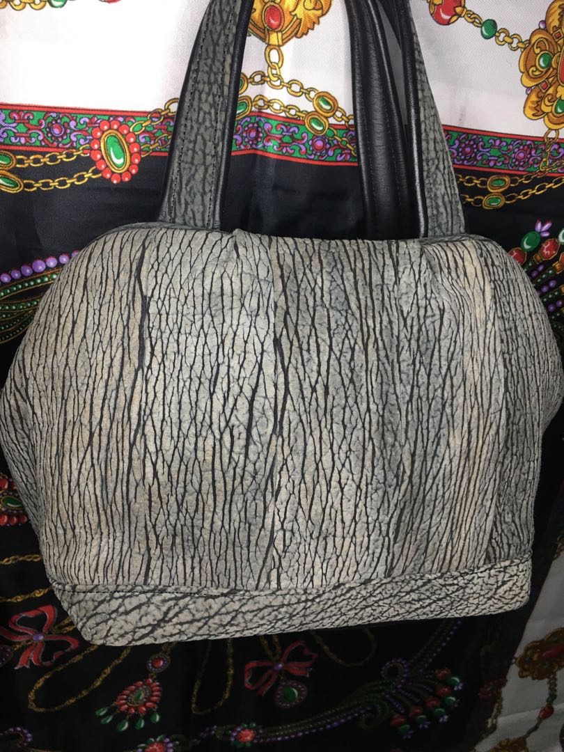 Kashmiri Aari Embroidered Velvet Brown Sling Bag for Girls | Buy on  Kalantir.com