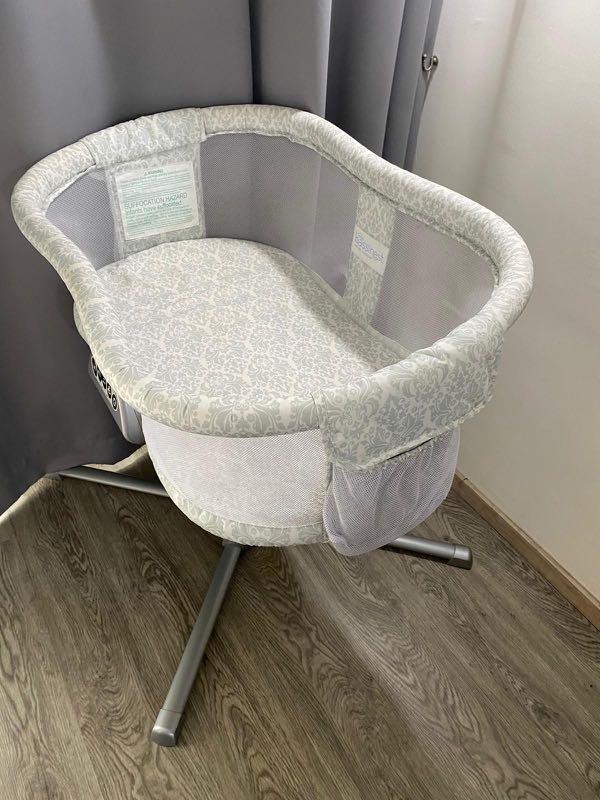 Halo BassiNest swivel bedside sleeper, Babies & Kids, Baby Nursery