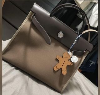 (Category: ) located in . Submitted by ceriet (Listing ID 1059375638, Image 1). Description: .