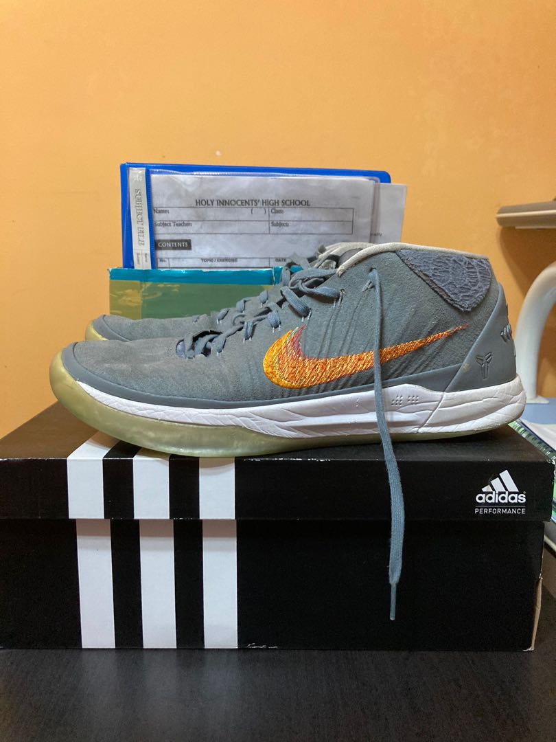kobe ad grey snakeskin
