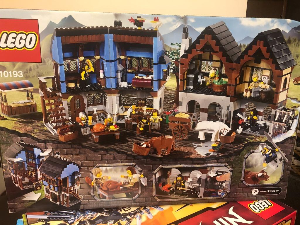 Lego 10193: Medieval Market Village, 興趣及遊戲, 玩具& 遊戲類