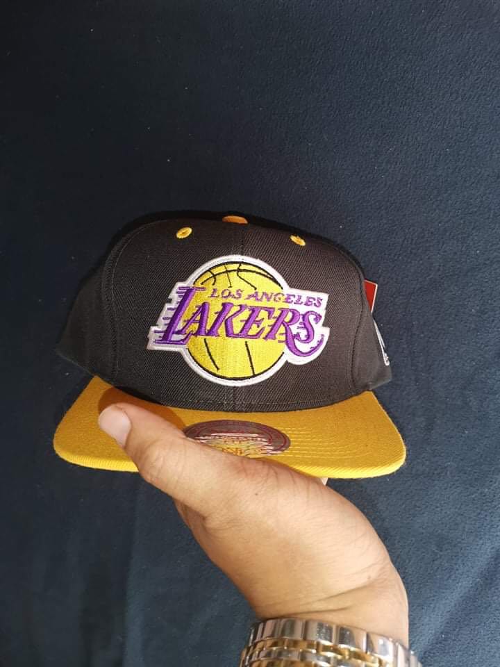 Mitchell & Ness LA Lakers Snapback Cap Black Yellow